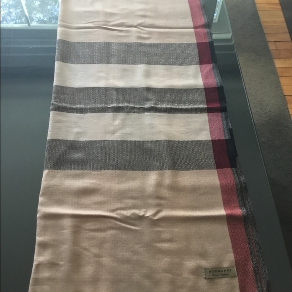 Burberry Scarf - Picture 1 of 4